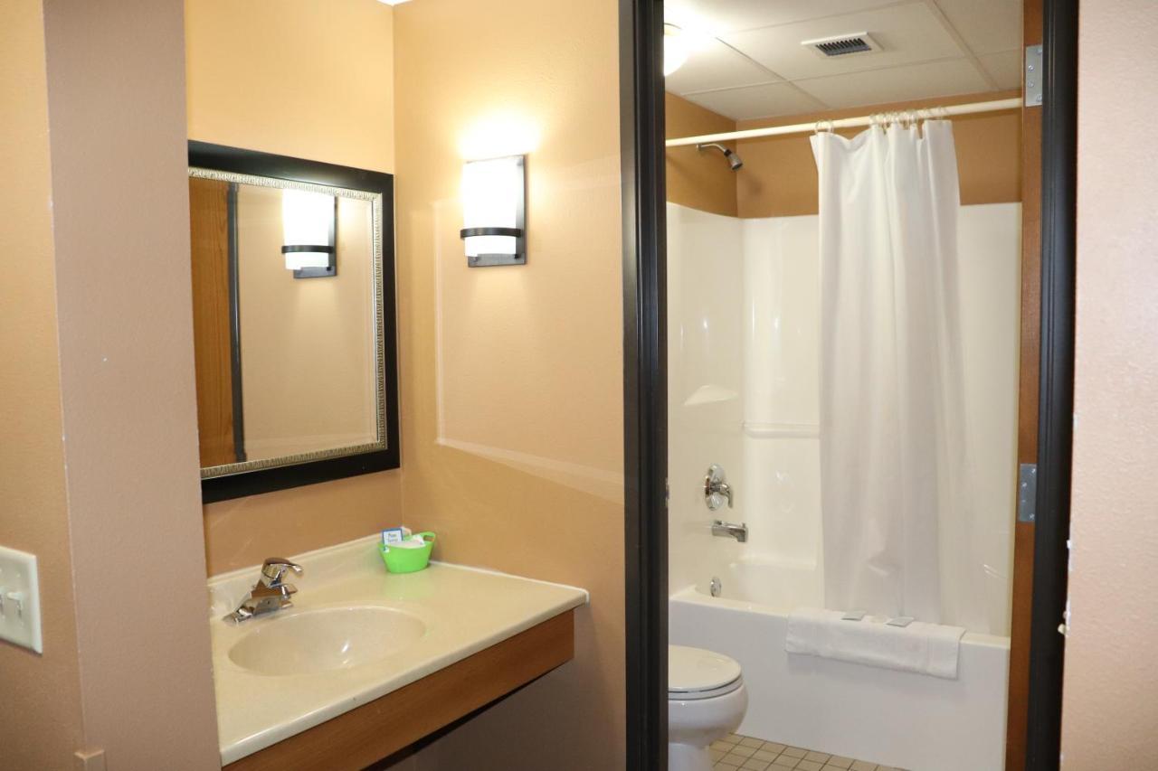 Prairie Inn Holmen La Crosse Area Bagian luar foto