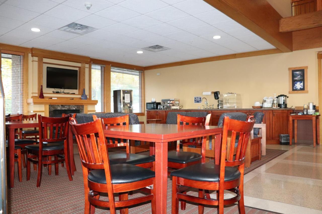 Prairie Inn Holmen La Crosse Area Bagian luar foto