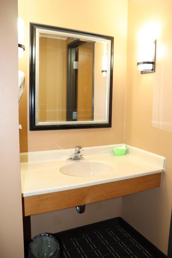 Prairie Inn Holmen La Crosse Area Bagian luar foto