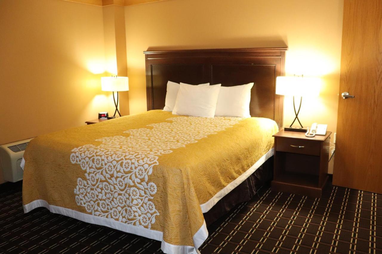 Prairie Inn Holmen La Crosse Area Bagian luar foto